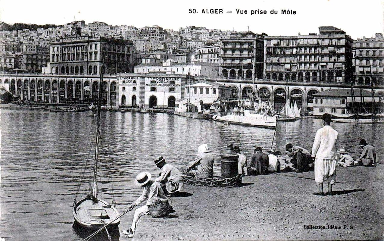 952- Alger - Vue prise du Mole.jpg